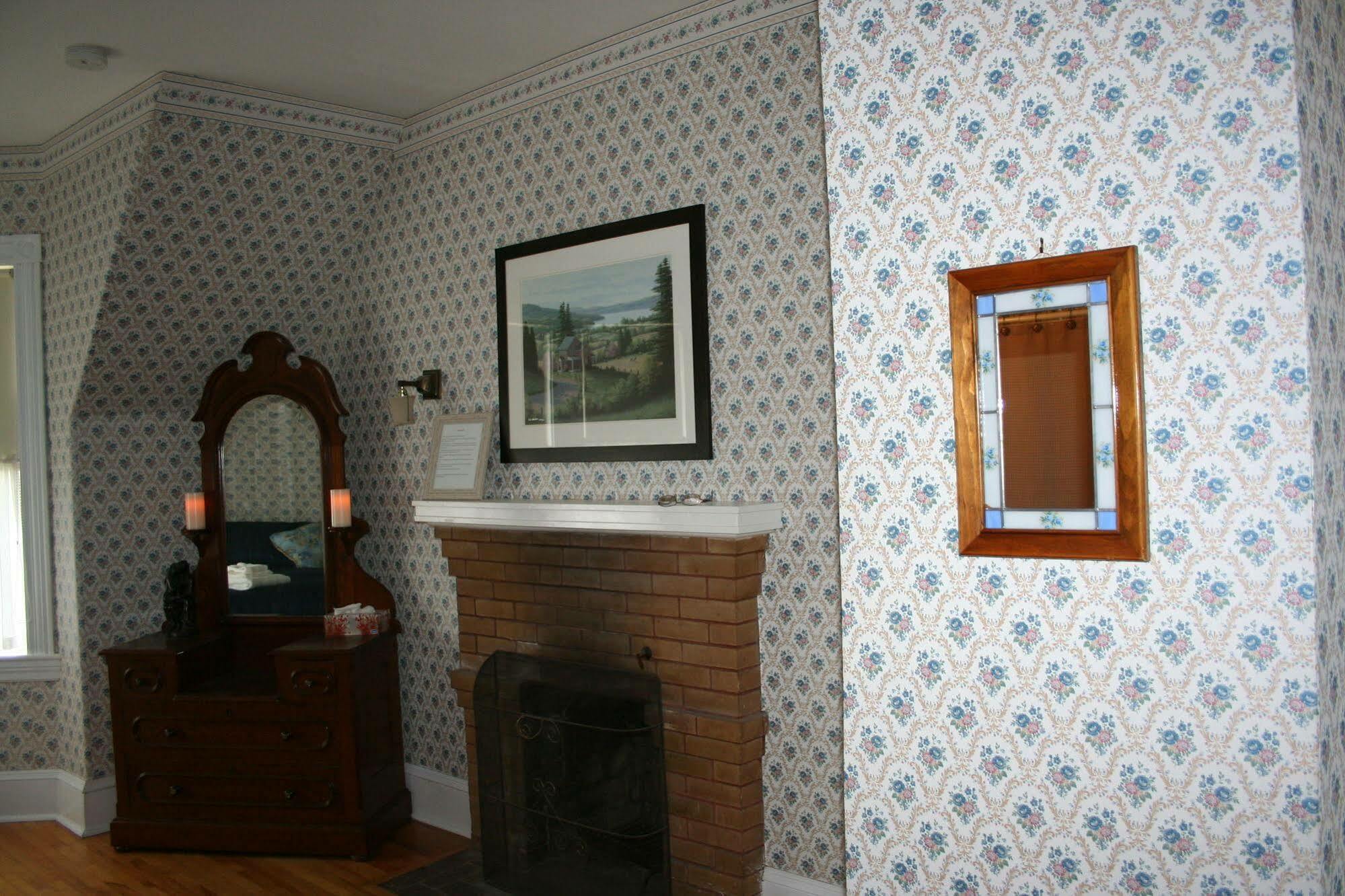 Sackville Bed And Breakfast Extérieur photo
