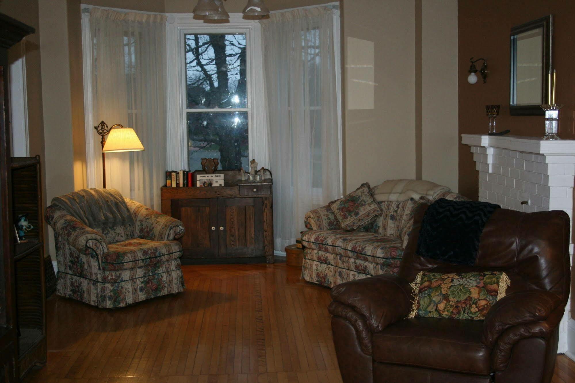 Sackville Bed And Breakfast Extérieur photo