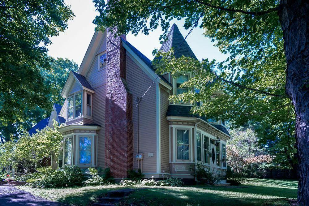 Sackville Bed And Breakfast Extérieur photo