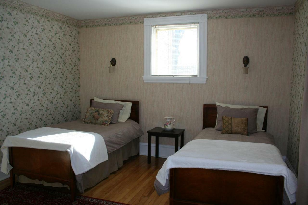 Sackville Bed And Breakfast Extérieur photo